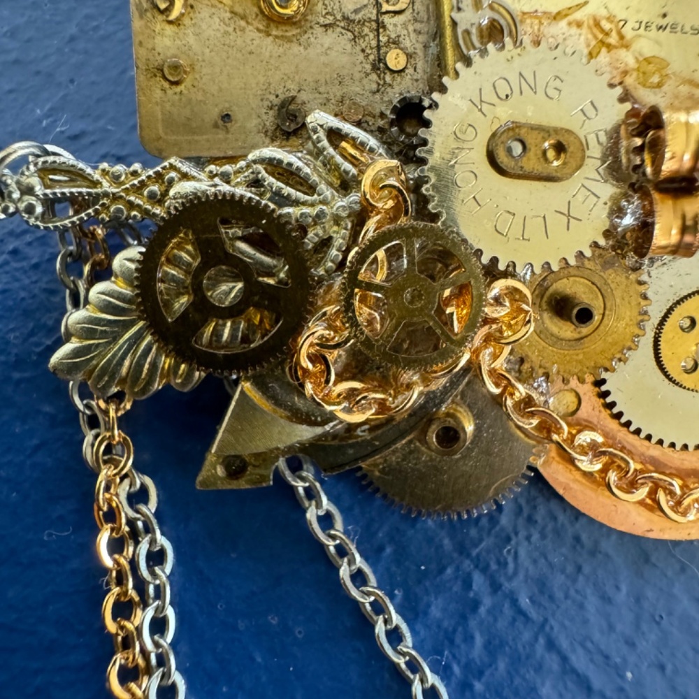 Vintage Watch Face Brooch/Pin and Earrings Set—Signed by Artist - Picture 3 of 6